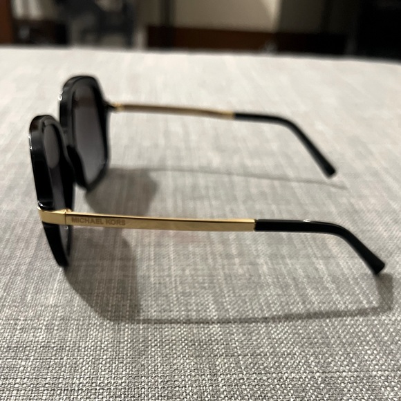 Women Michael Kors sunglasses - Picture 2 of 3